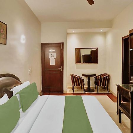 Hotel Fabexpress Lloyd House Nueva Delhi Exterior foto