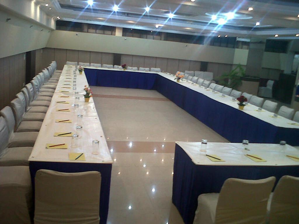 Hotel Fabexpress Lloyd House Nueva Delhi Exterior foto