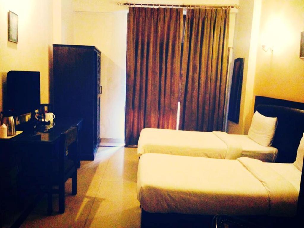 Hotel Fabexpress Lloyd House Nueva Delhi Exterior foto